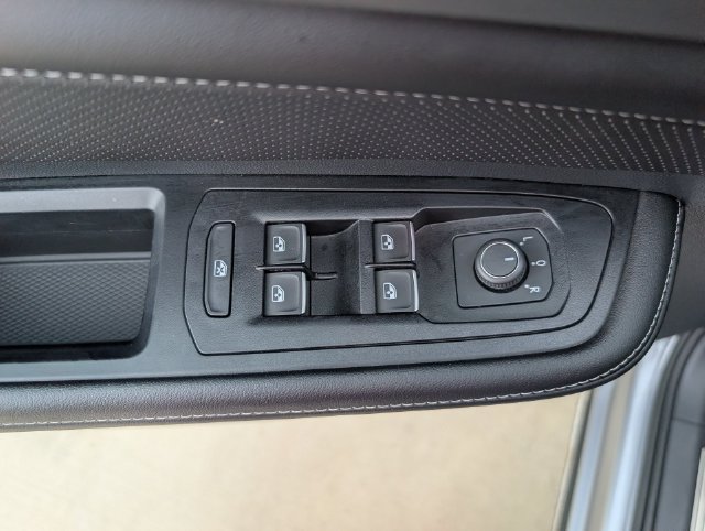 Used 2026 Volkswagen Atlas Cross Sport SE FWD image 19