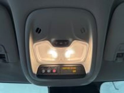 Used 2022 Chevrolet TrailBlazer LS FWD image 19