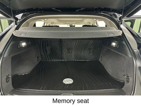 Used 2023 Buick Envision Avenir AWD/4WD image 26