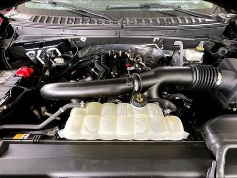 Used 2024 Ford Expedition Limited image 22