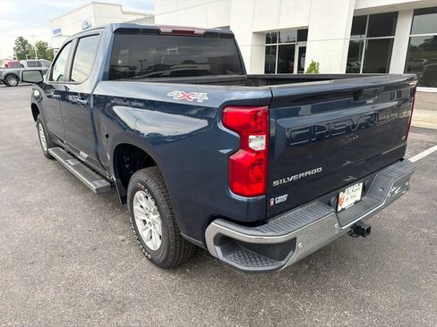 Used 2021 Chevrolet Silverado 1500 LT w/ Safety Package II AWD/4WD image 3