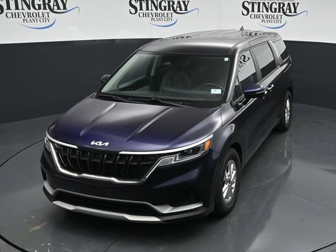 Used 2023 Kia Carnival LX FWD image 25