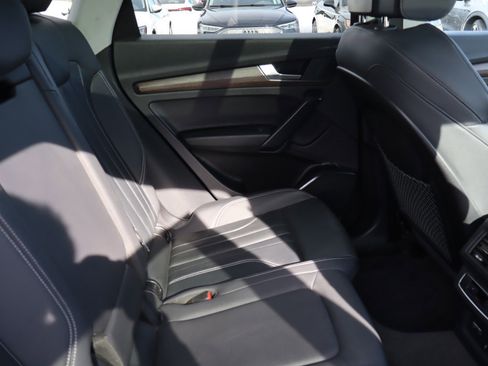 Used 2023 Audi Q5 e Premium w/ Convenience Package image 14