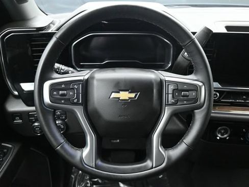 Used 2024 Chevrolet Silverado 1500 LT AWD/4WD image 16