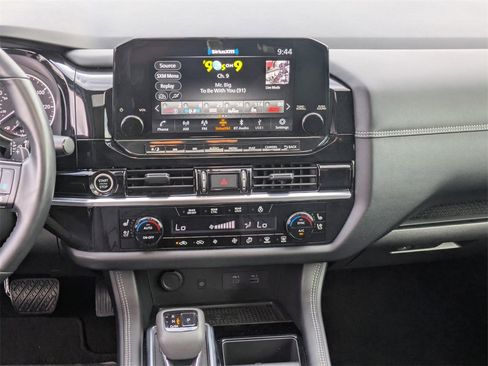 Used 2023 Nissan Pathfinder Platinum w/ Black Appearance Package image 20