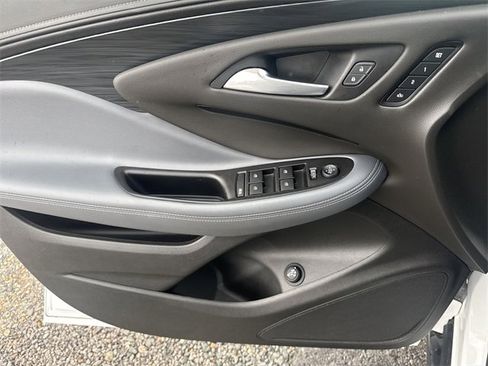 Used 2019 Buick Envision Essence image 13