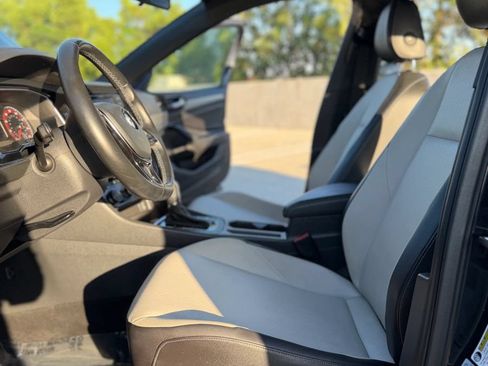 Used 2019 Volkswagen Jetta R-Line FWD image 11