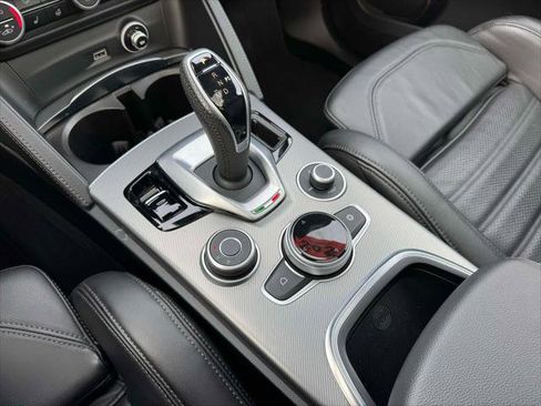 Used 2023 Alfa Romeo Stelvio Veloce image 30