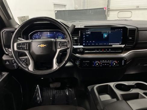 Used 2024 Chevrolet Silverado 3500 LT image 5