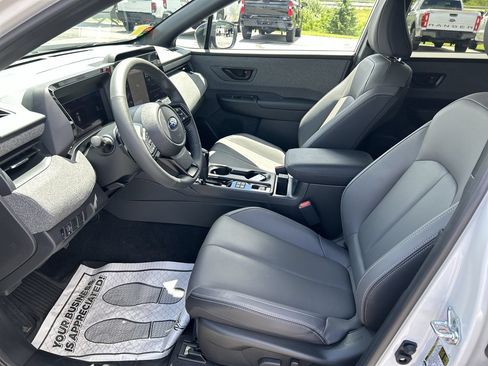 Used 2026 Subaru Outback Limited AWD/4WD image 21