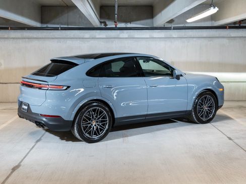 New 2026 Porsche Cayenne GTS AWD/4WD image 9