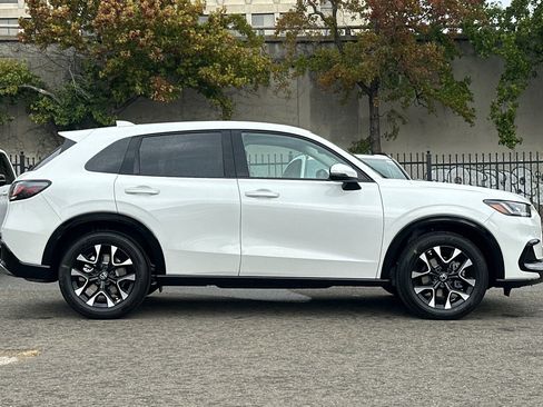New 2026 Honda HR-V EX-L image 3