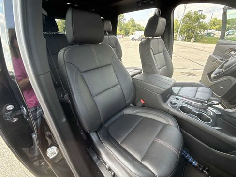 Used 2023 Chevrolet Traverse RS AWD/4WD image 29