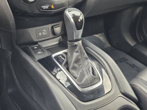 Used 2021 Nissan Rogue Sport SL w/ Premium Package image 19