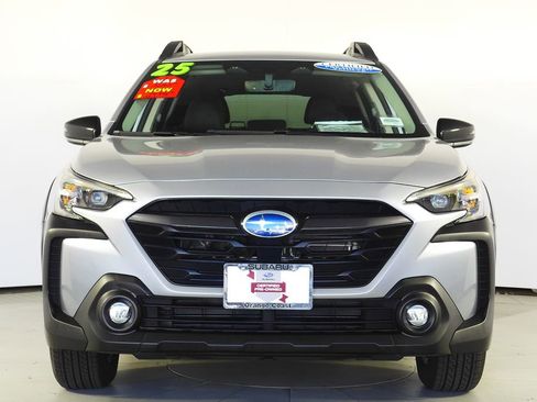 Certified 2025 Subaru Outback Premium image 3