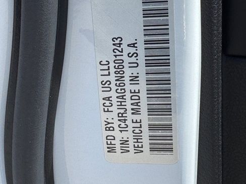 Used 2022 Jeep Grand Cherokee Altitude AWD/4WD image 27