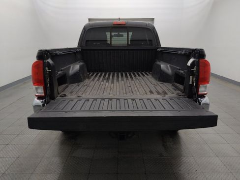 Used 2017 Toyota Tacoma SR5 w/ Tow Package RWD image 29