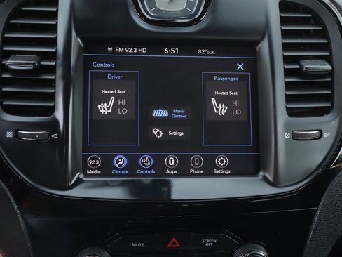 Used 2020 Chrysler 300 S image 28