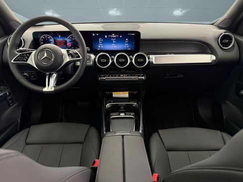 New 2026 Mercedes-Benz GLB 250 image 14