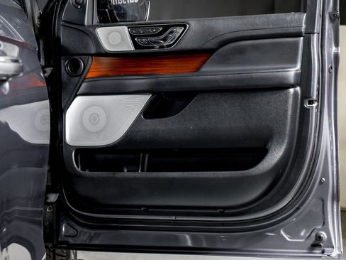 Used 2021 Lincoln Navigator L Reserve w/ Luxury Package image 35