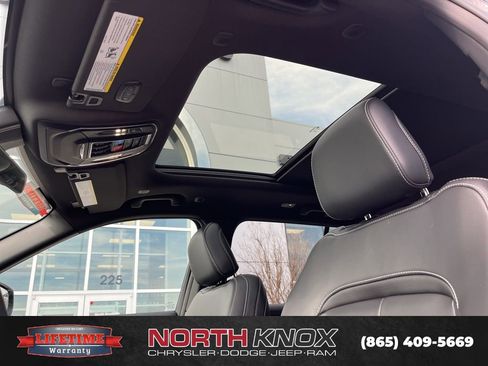 New 2026 Jeep Grand Cherokee Limited w/ Limited Altitude Package AWD/4WD image 13