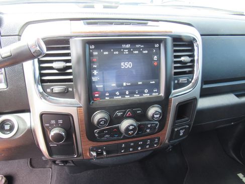 Used 2018 RAM 2500 Laramie w/ Convenience Group AWD/4WD image 13