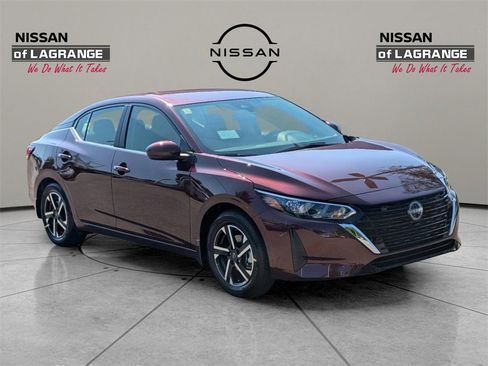 Used 2024 Nissan Sentra SV image 3