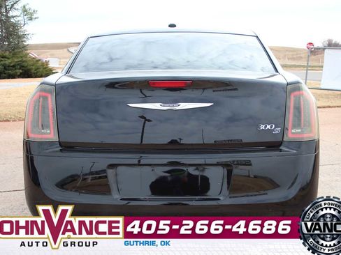 Used 2012 Chrysler 300 S image 7
