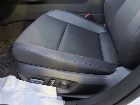 New 2026 Toyota Prius Plug-In Hybrid FWD image 4
