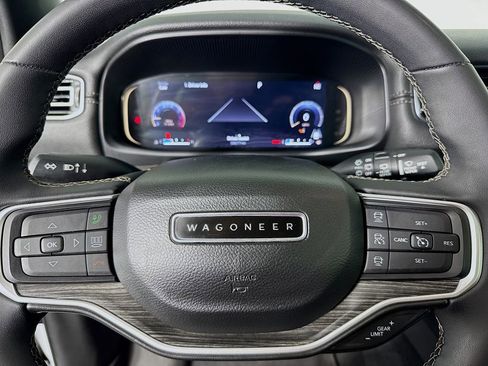 Used 2023 Jeep Wagoneer Series III w/ Preferred Equipment Group image 16