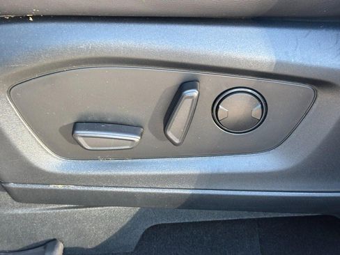 Used 2023 Ford Explorer XLT w/ Equipment Group 202A image 17