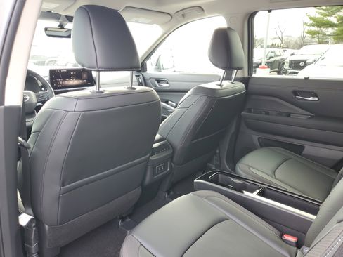 New 2026 Nissan Pathfinder SL w/ SL Premium Package AWD/4WD image 30
