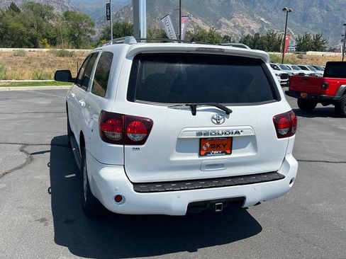Used 2019 Toyota Sequoia SR5 AWD/4WD image 11
