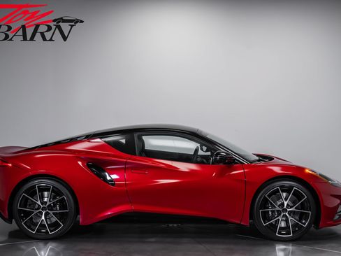 Used 2025 Lotus Emira RWD image 6