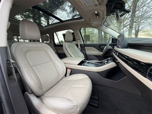 Used 2023 Lincoln Aviator Reserve w/ Elements Package Plus image 27
