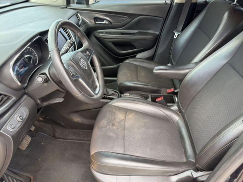 Used 2022 Buick Encore Preferred w/ Safety Package FWD image 5