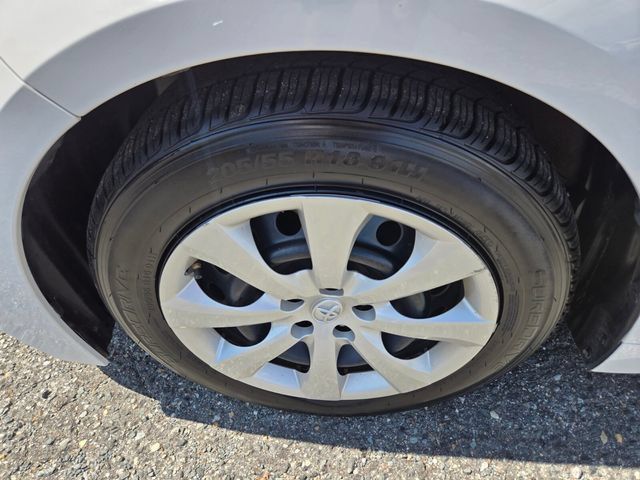 Used 2024 Toyota Corolla LE FWD image 21