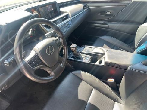 Used 2020 Lexus ES 350 w/ Premium Package image 4