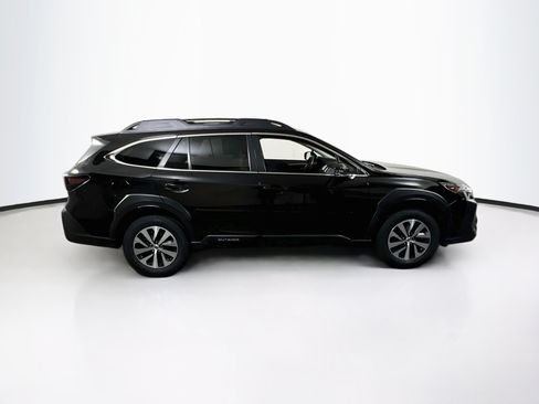 Used 2023 Subaru Outback Premium AWD/4WD image 4