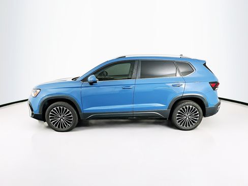 Used 2025 Volkswagen Taos SE FWD image 4