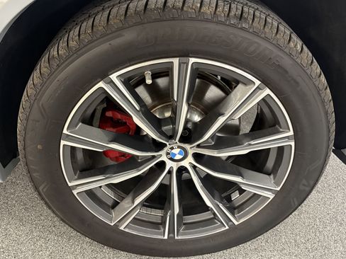 Certified 2025 BMW X5 xDrive40i w/ M Sport Package AWD/4WD image 13