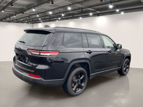 Used 2023 Jeep Grand Cherokee L Laredo AWD/4WD image 7
