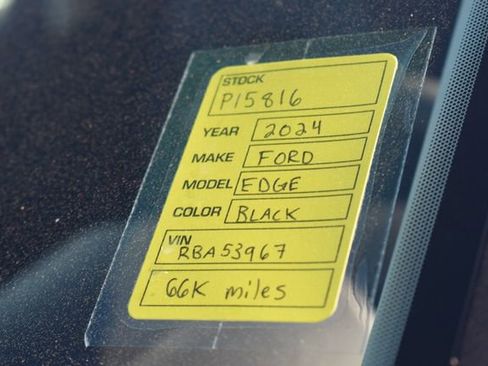 Used 2024 Ford Edge Titanium image 36