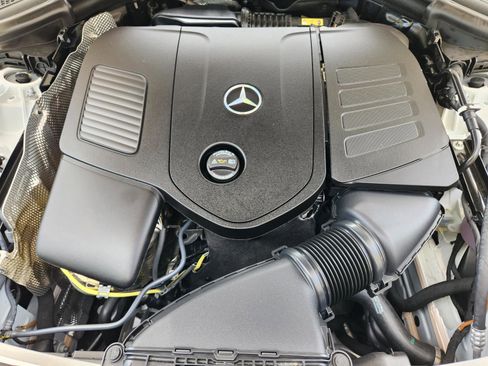 Certified 2025 Mercedes-Benz GLC 300 4MATIC image 8