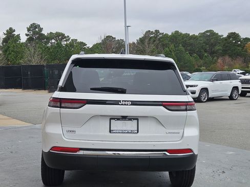 New 2025 Jeep Grand Cherokee Laredo w/ Trailer Tow Package image 6
