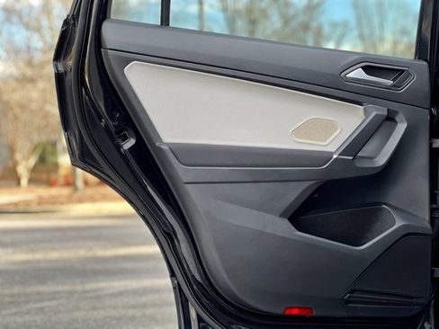 Used 2020 Volkswagen Tiguan S image 15