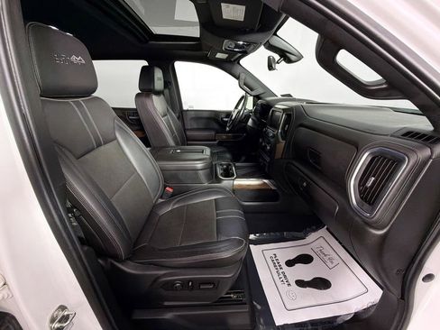 Used 2019 Chevrolet Silverado 1500 High Country w/ Technology Package image 31