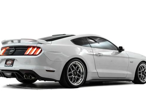 Used 2019 Ford Mustang GT Premium w/ GT Performance Package RWD image 4