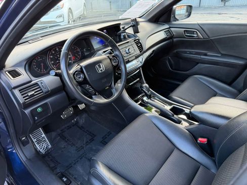 Used 2017 Honda Accord Sport image 19