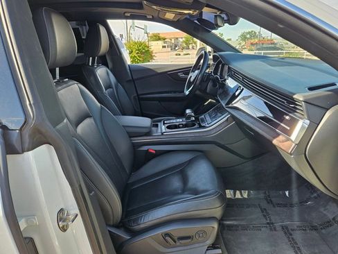 Used 2019 Audi Q8 Premium Plus w/ Premium Plus AWD/4WD image 27